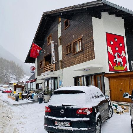 Qi-Lin Hotel Restaurant Ayer Dış mekan fotoğraf