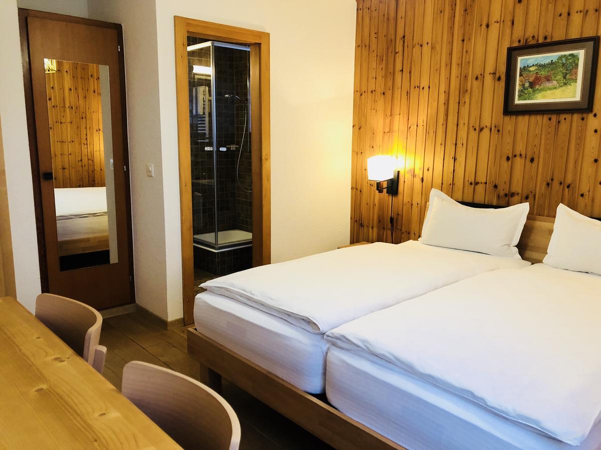 Qi-Lin Hotel Restaurant Ayer Dış mekan fotoğraf