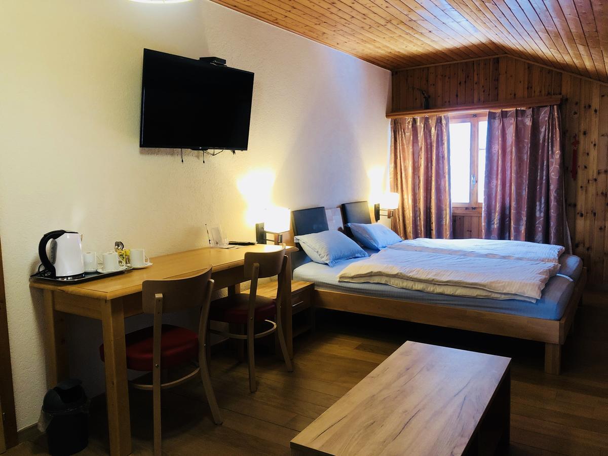 Qi-Lin Hotel Restaurant Ayer Dış mekan fotoğraf