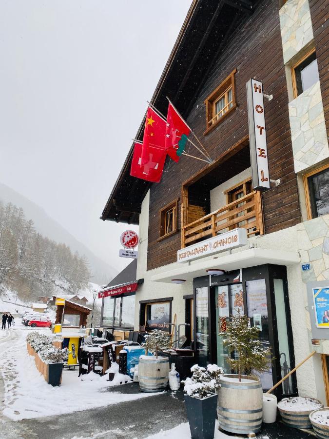 Qi-Lin Hotel Restaurant Ayer Dış mekan fotoğraf
