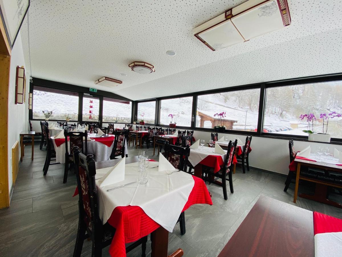 Qi-Lin Hotel Restaurant Ayer Dış mekan fotoğraf