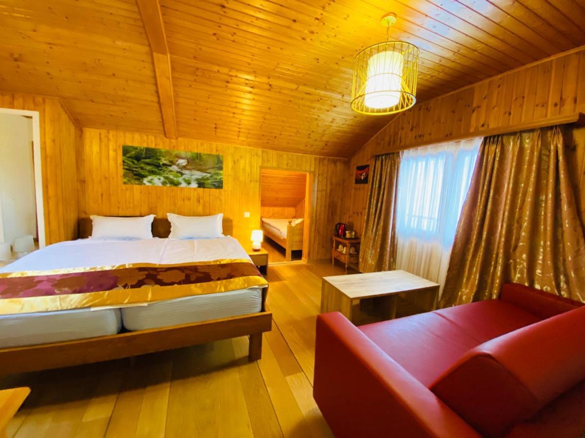 Qi-Lin Hotel Restaurant Ayer Dış mekan fotoğraf