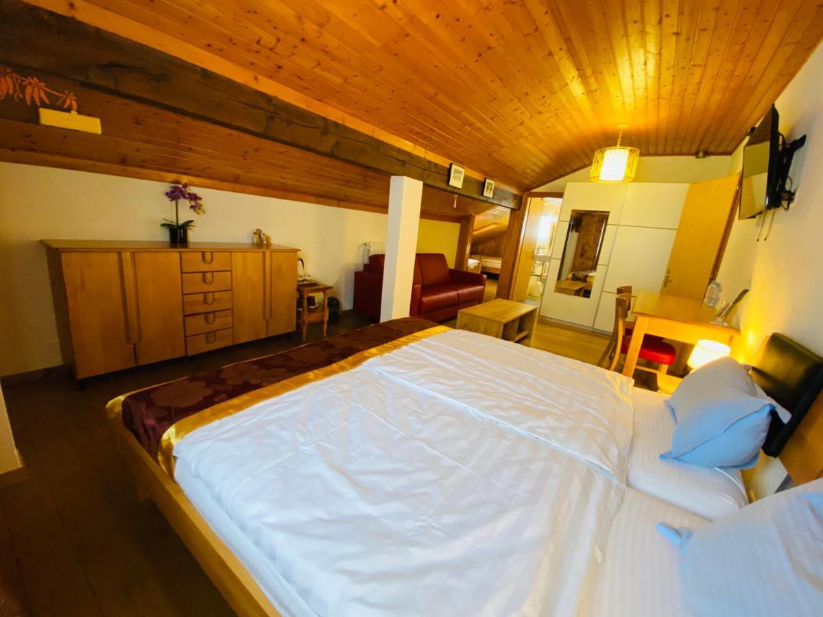 Qi-Lin Hotel Restaurant Ayer Dış mekan fotoğraf