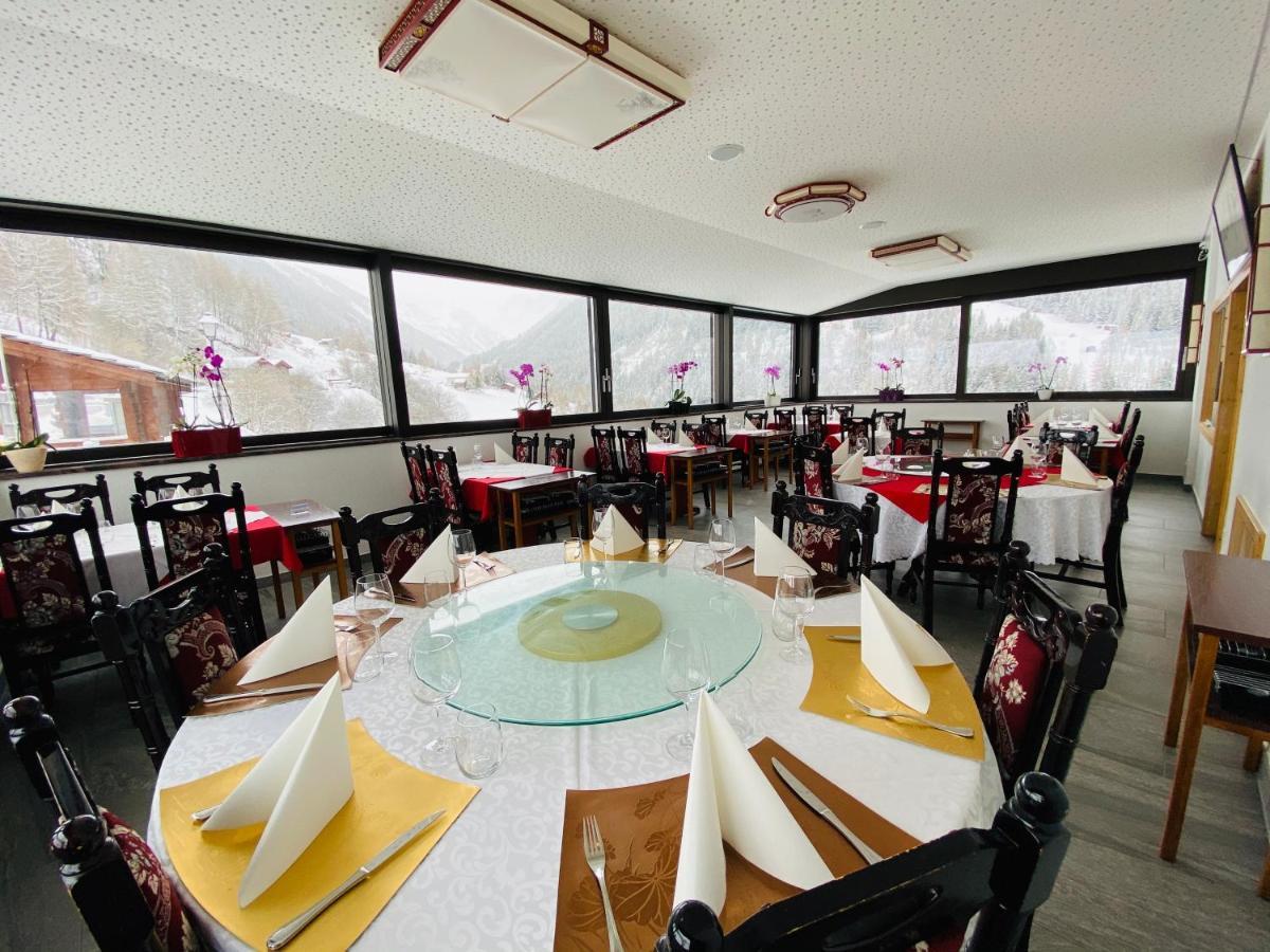 Qi-Lin Hotel Restaurant Ayer Dış mekan fotoğraf