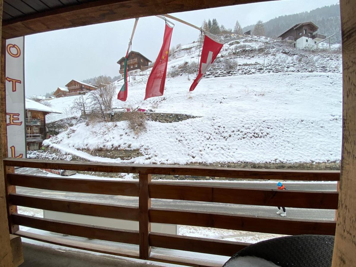 Qi-Lin Hotel Restaurant Ayer Dış mekan fotoğraf