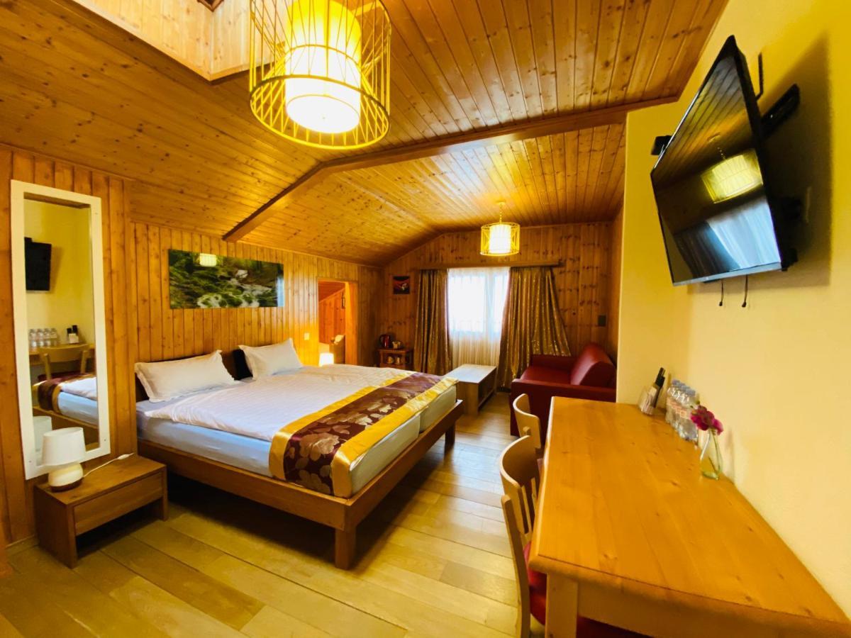 Qi-Lin Hotel Restaurant Ayer Dış mekan fotoğraf