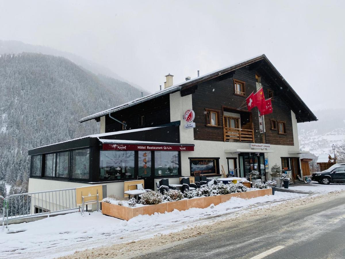 Qi-Lin Hotel Restaurant Ayer Dış mekan fotoğraf